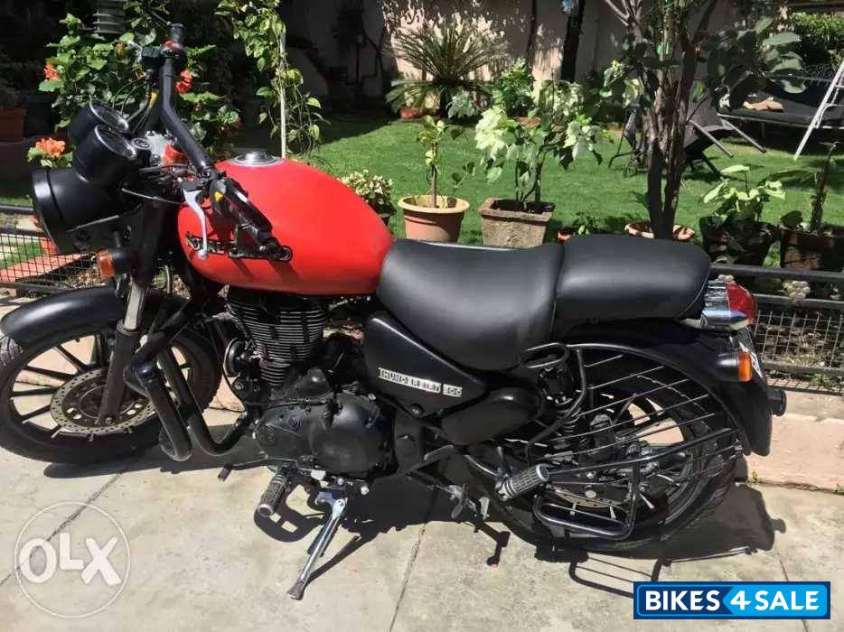 Black Royal Enfield Thunderbird 500