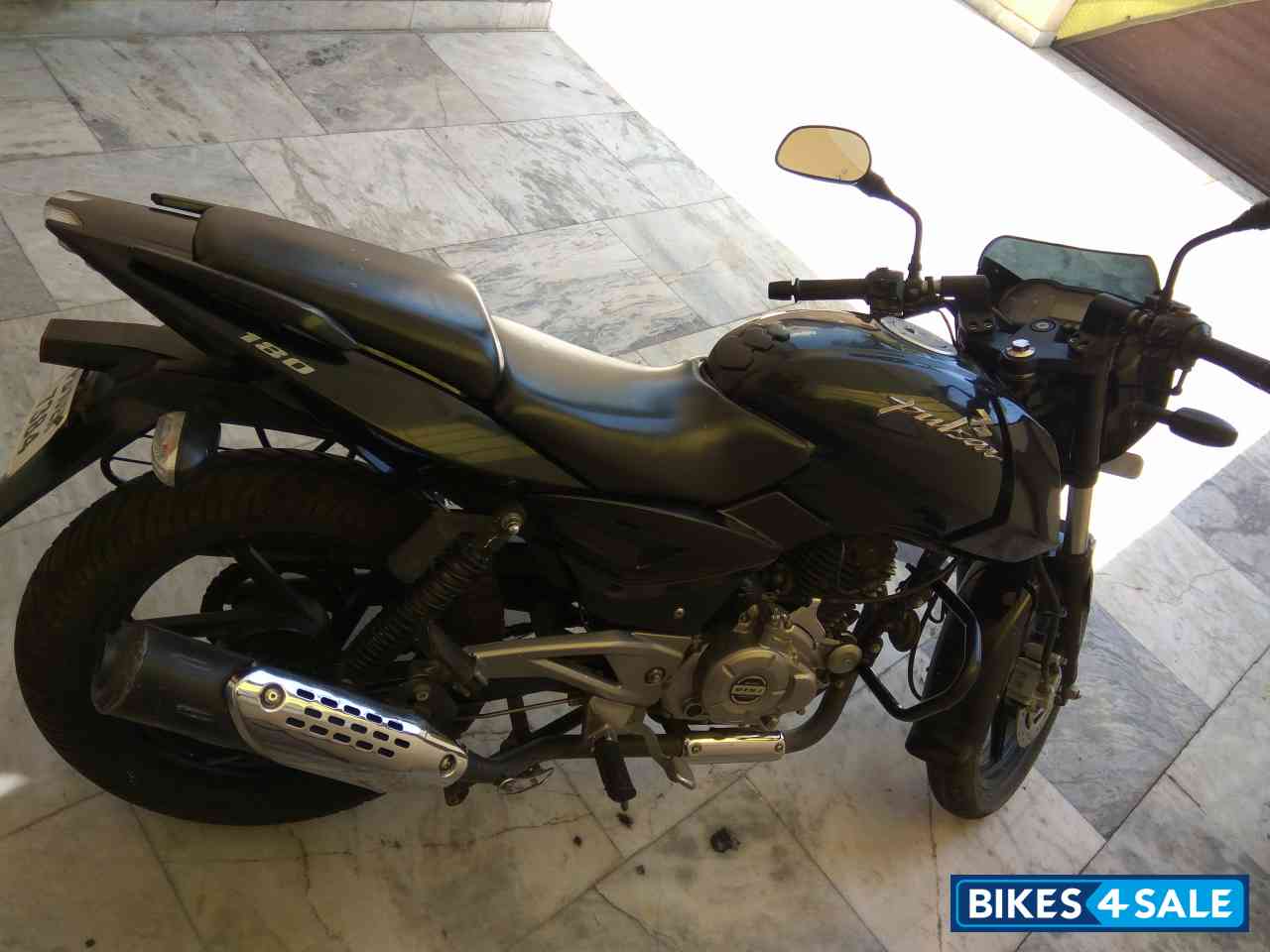 Black Bajaj Pulsar 180 DTSi