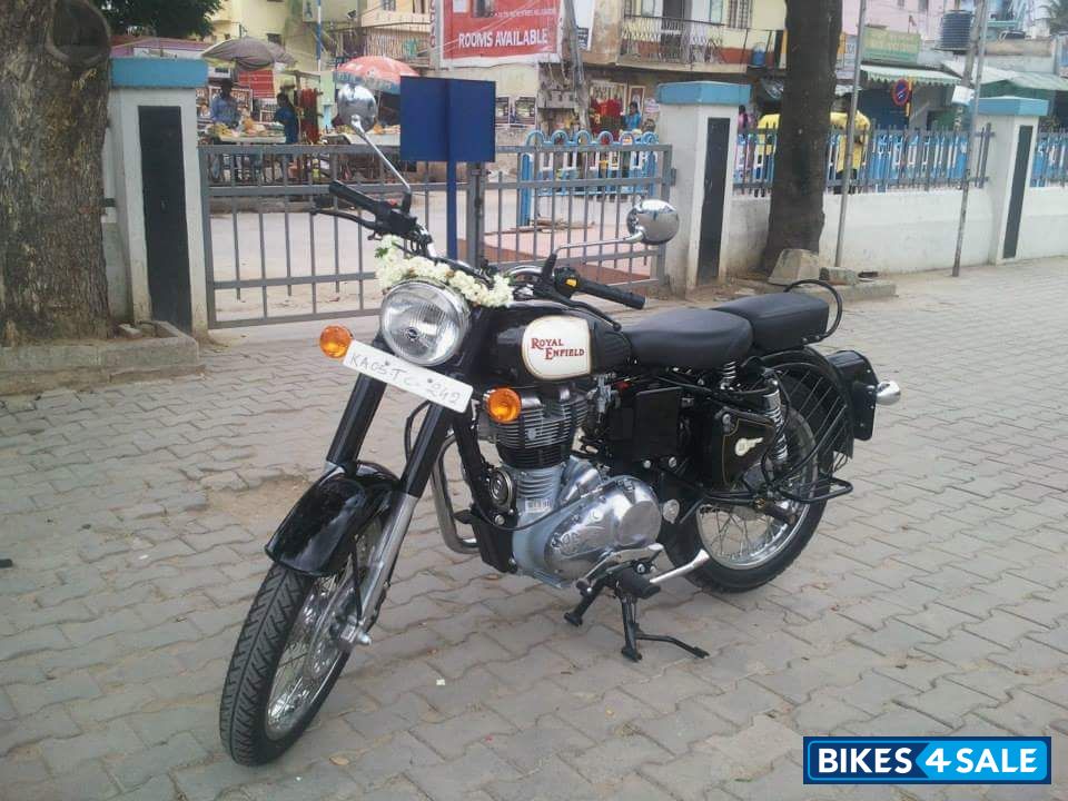 Black Royal Enfield Classic 350