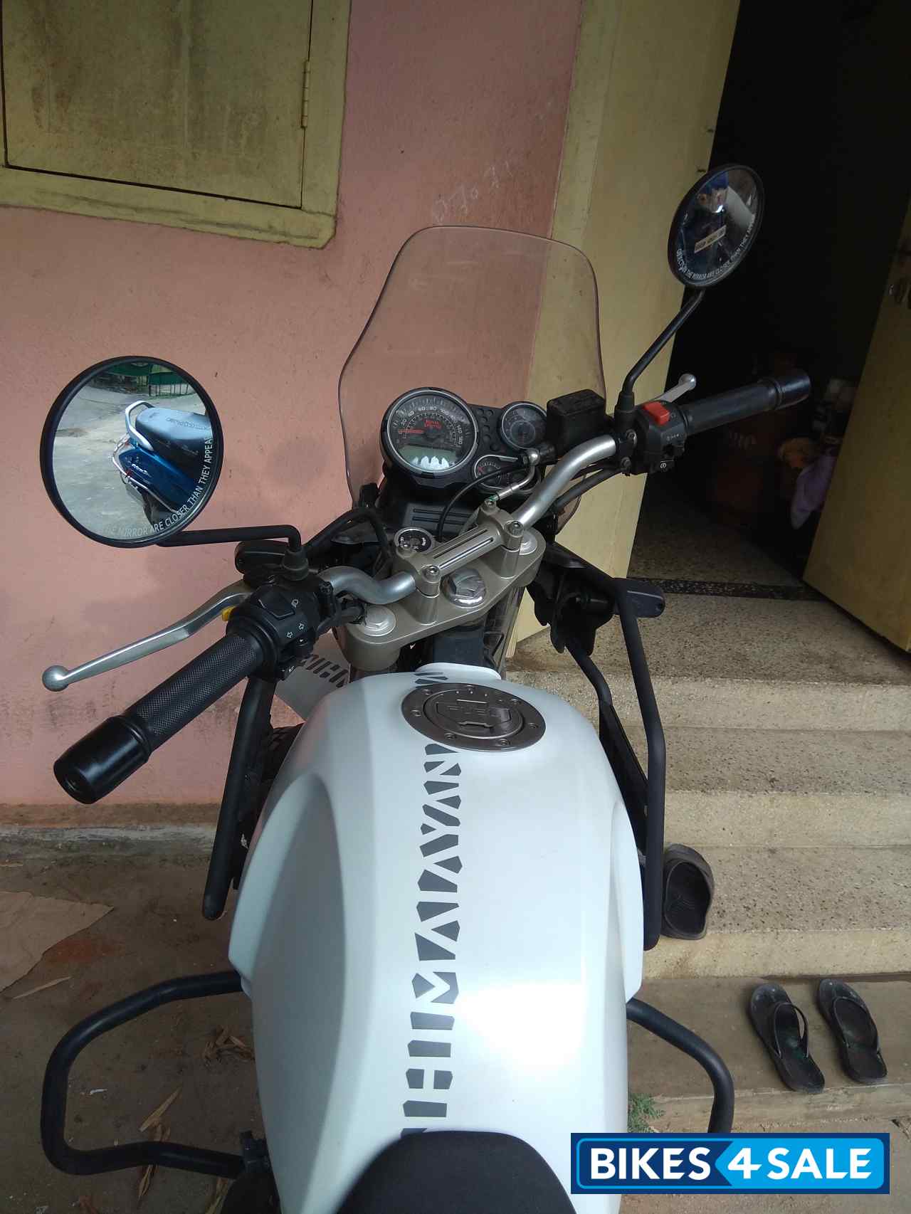 Snow White Royal Enfield Himalayan