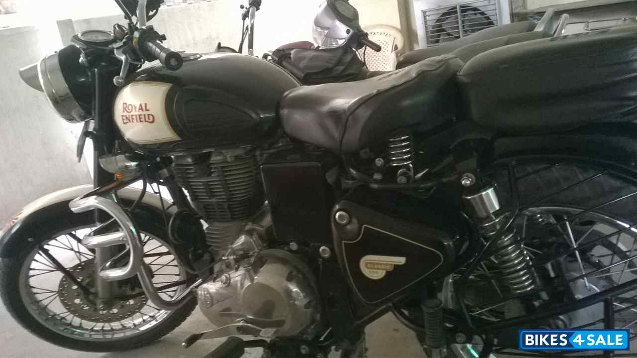 Black Stripe Royal Enfield Classic 500
