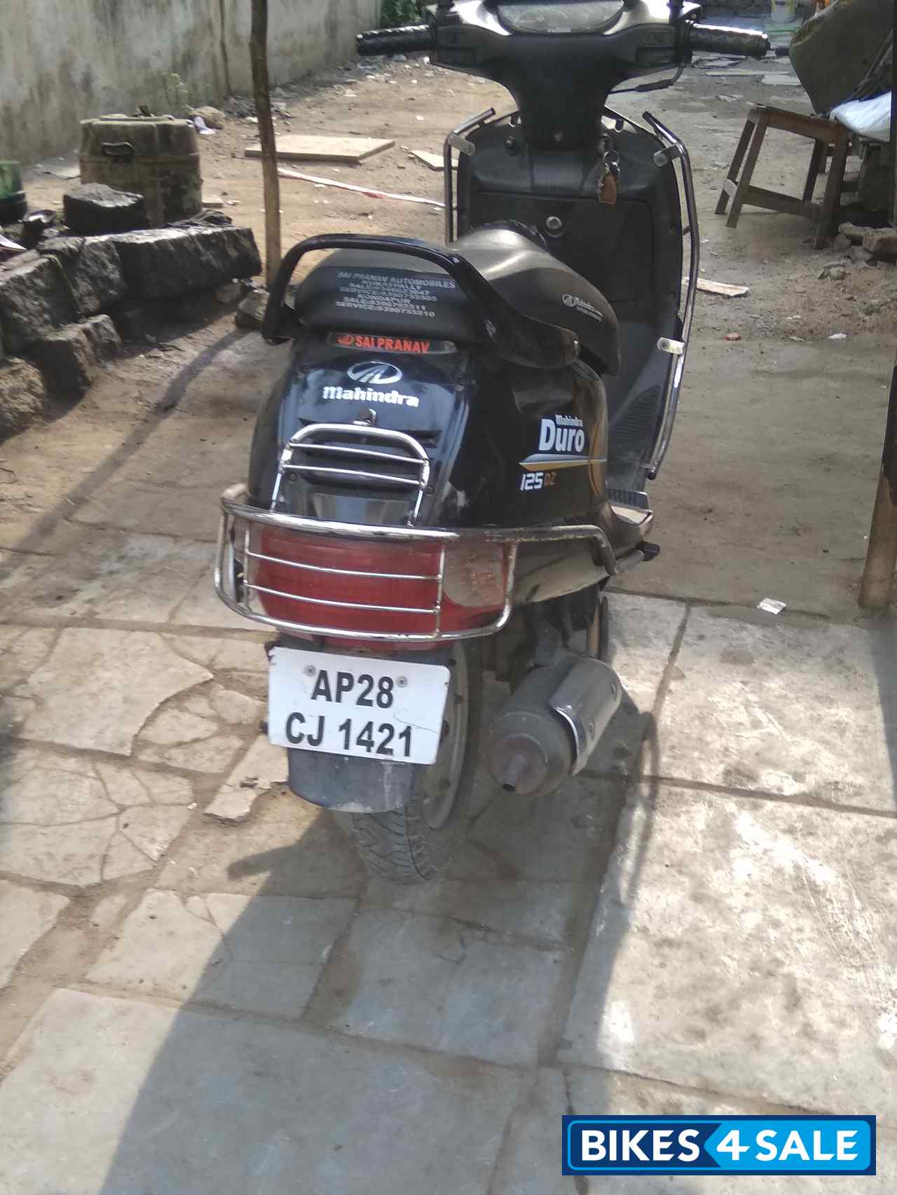 Black Mahindra Duro DZ