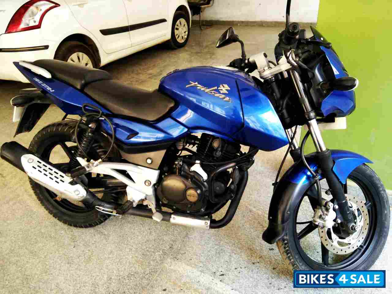 Blue Bajaj Pulsar 180 DTSi