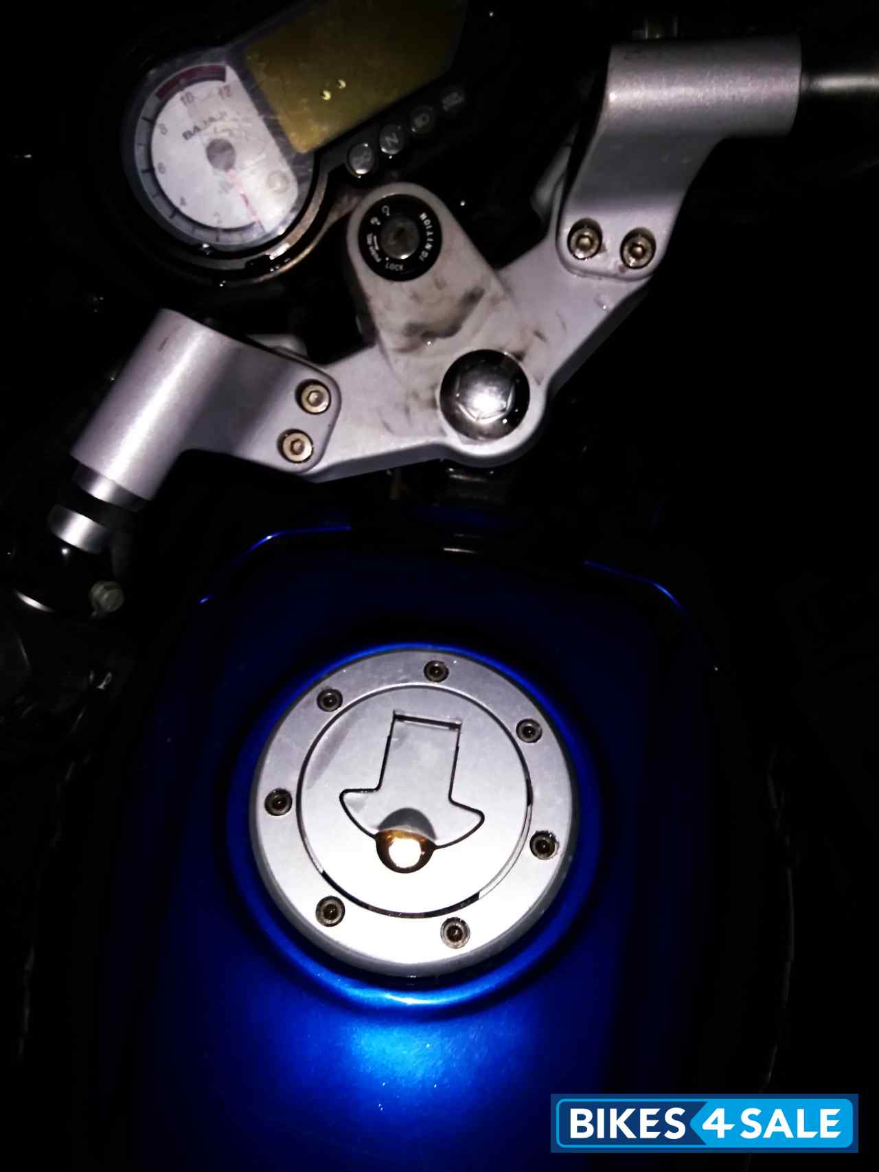 Blue Bajaj Pulsar 180 DTSi