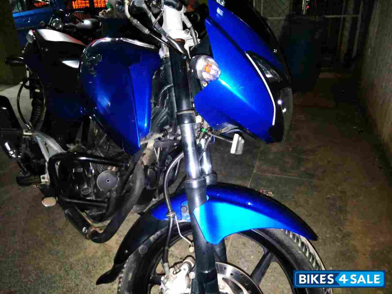Blue Bajaj Pulsar 180 DTSi