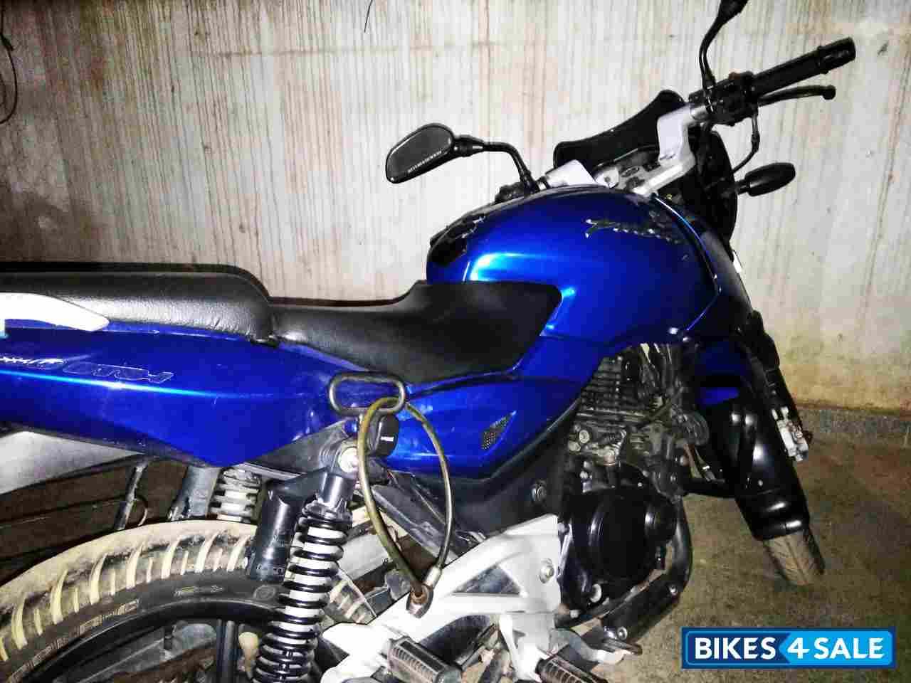 Blue Bajaj Pulsar 180 DTSi
