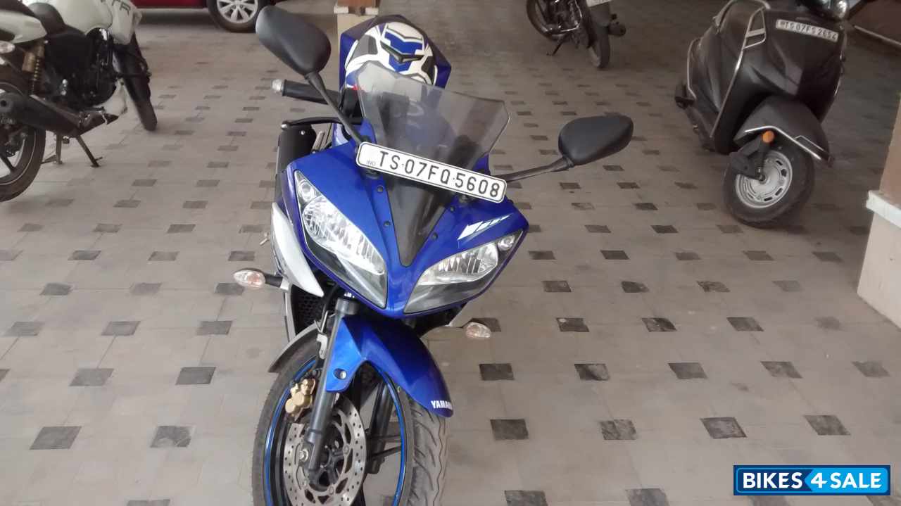 Silver Blue Yamaha YZF R15 V2