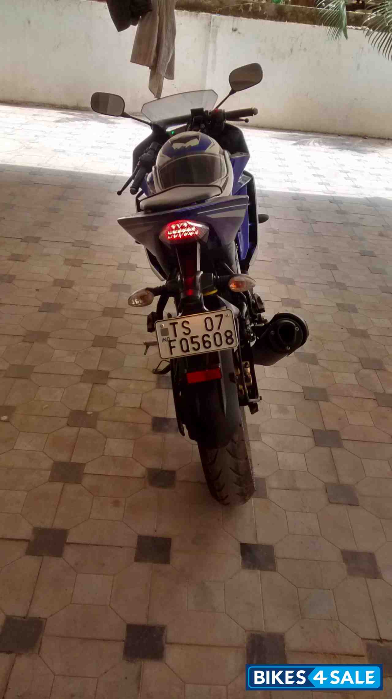 Silver Blue Yamaha YZF R15 V2