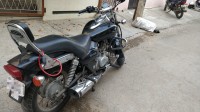 Black Bajaj Avenger 220 DTS-i