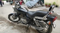 Black Bajaj Avenger 220 DTS-i