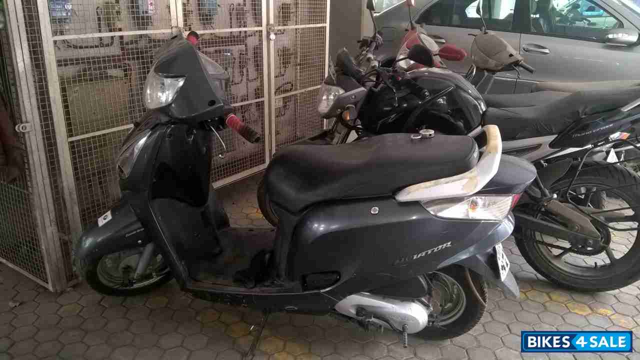 Grey Honda Aviator Grey Honda Aviator