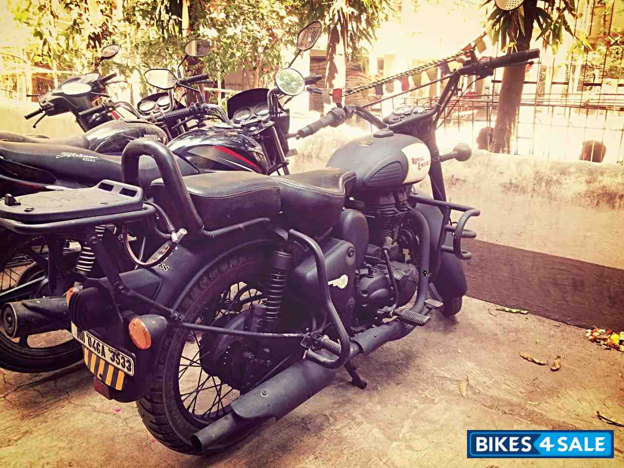 Satin Matte Black Royal Enfield Classic 350 Satin Matte Black Royal Enfield Classic 350