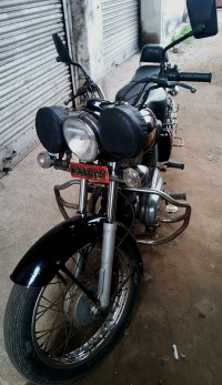 Black Royal Enfield Bullet Standard 350