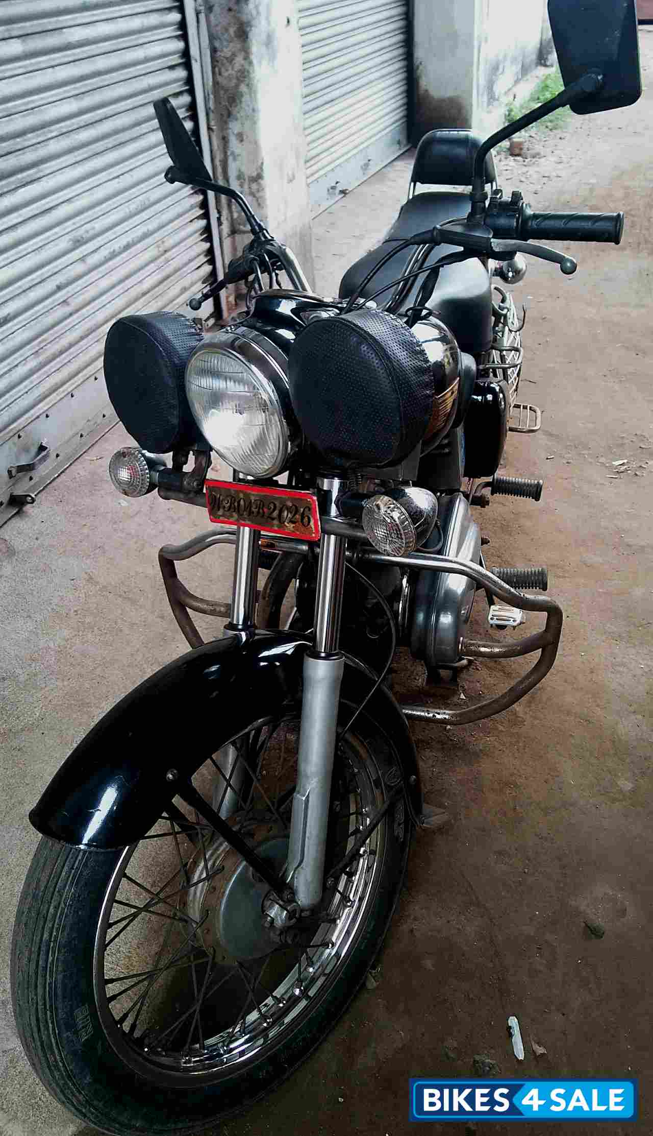 Black Royal Enfield Bullet Standard 350