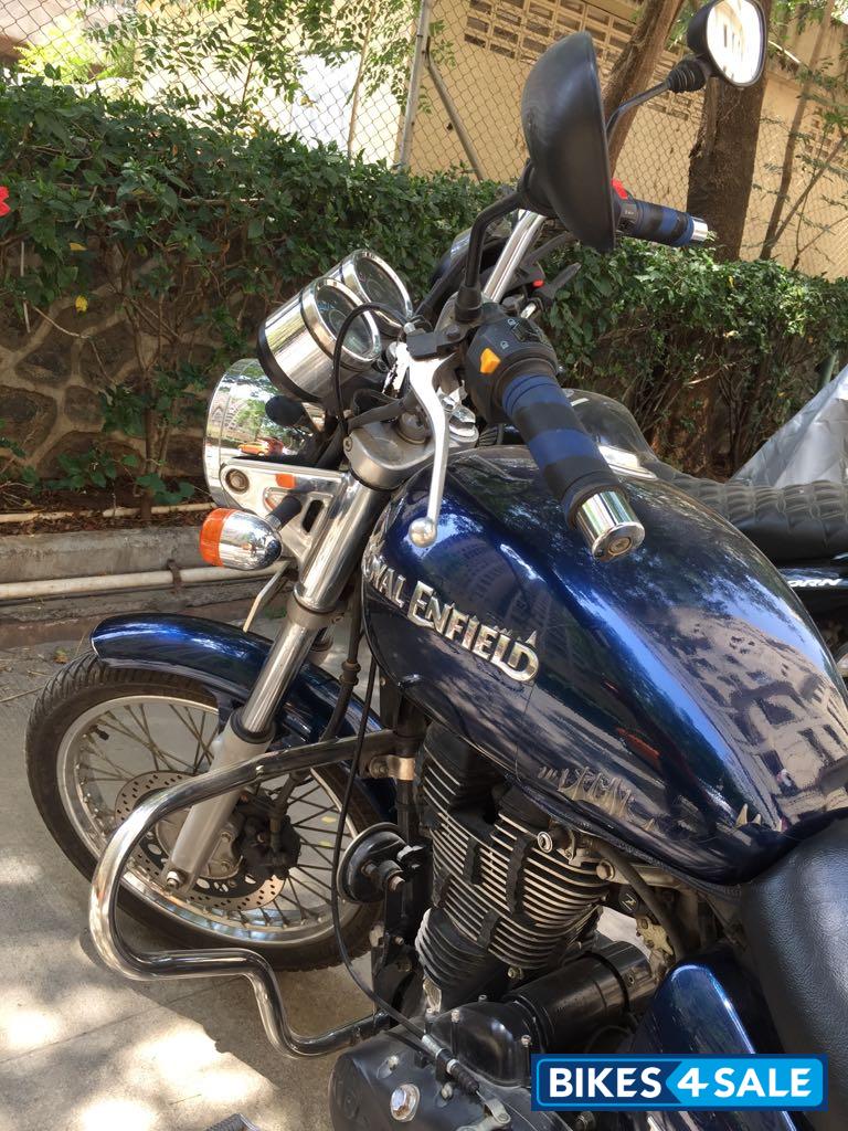 Blue Royal Enfield Thunderbird 350