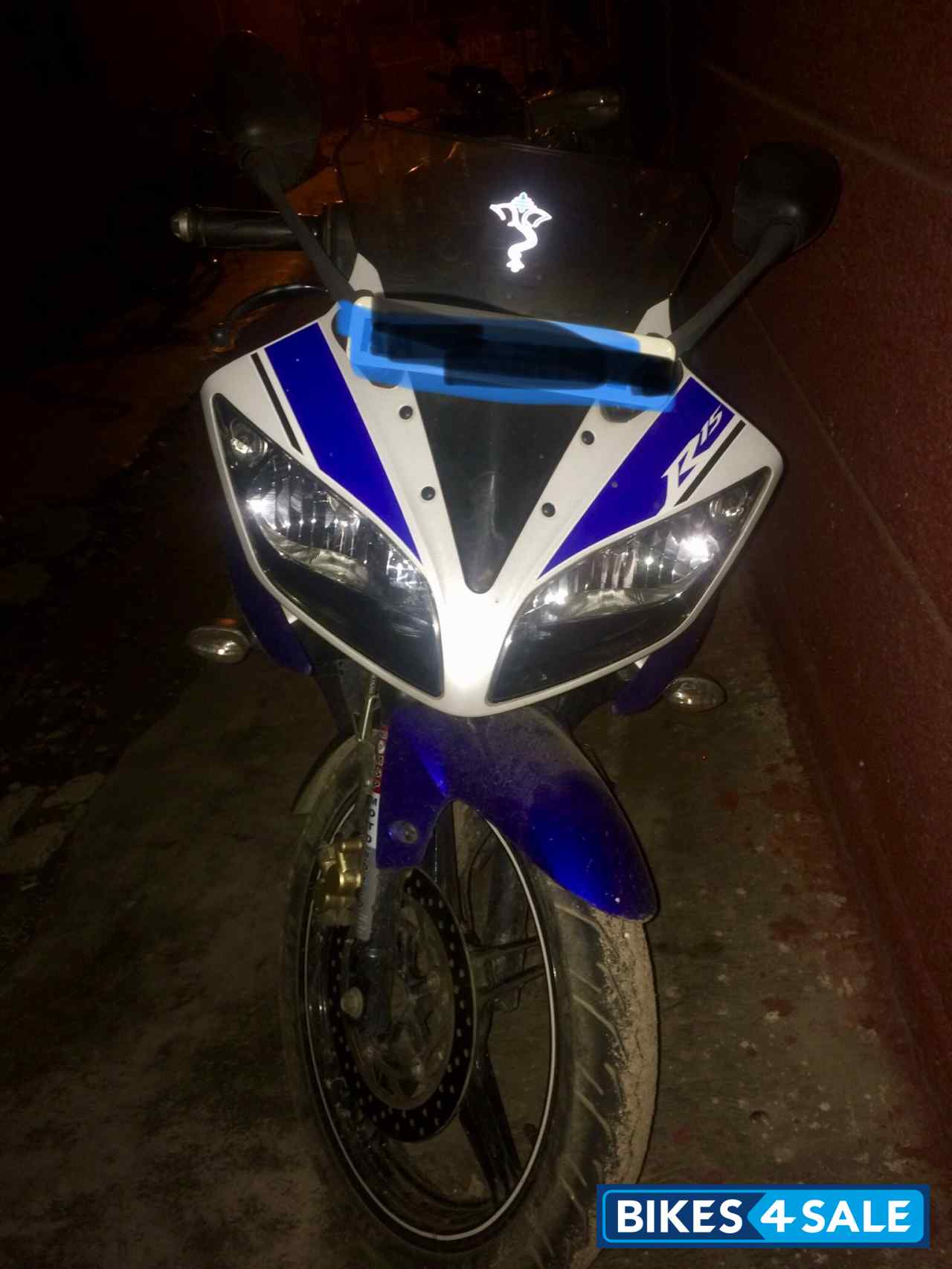 White And Blue Special Edition Yamaha YZF R15 V2