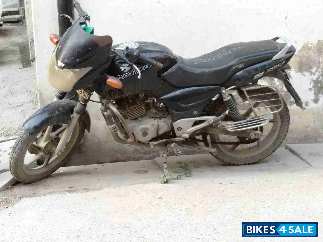 Black Bajaj Pulsar 150 DTSi