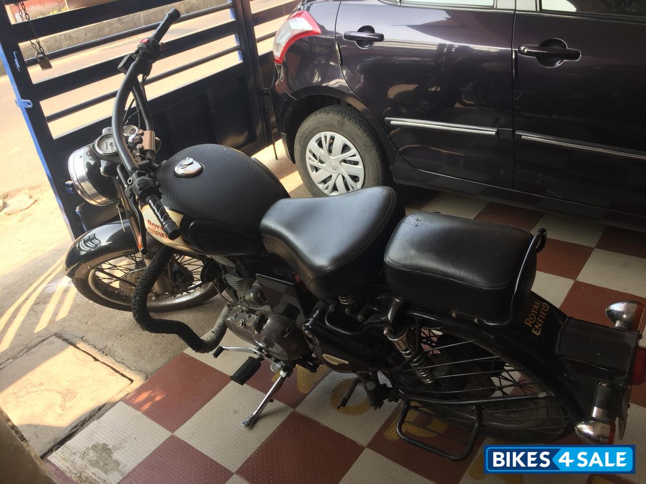 Black Royal Enfield Classic 350 Black Royal Enfield Classic 350