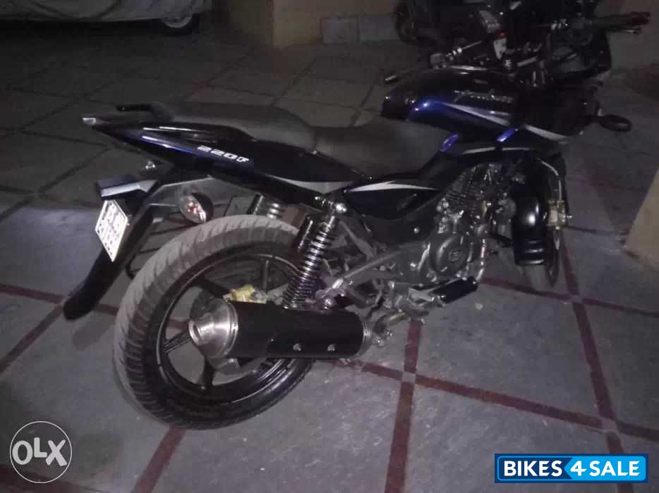 Royal Blue Bajaj Pulsar 220F