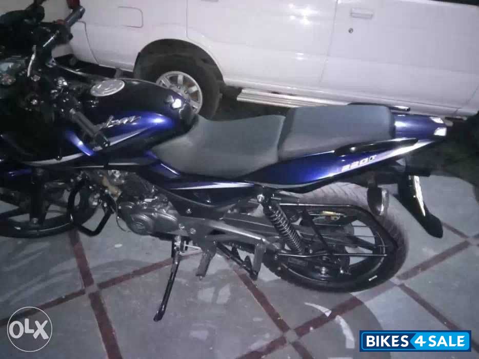 Royal Blue Bajaj Pulsar 220F