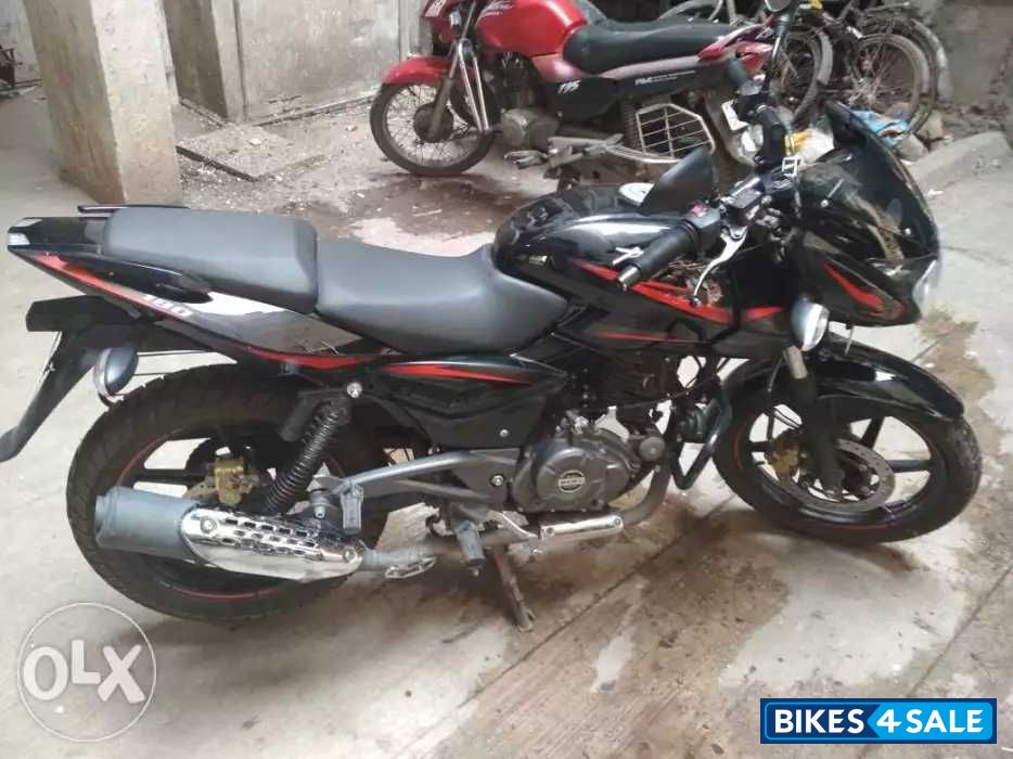 Black And Red Bajaj Pulsar 180 DTSi