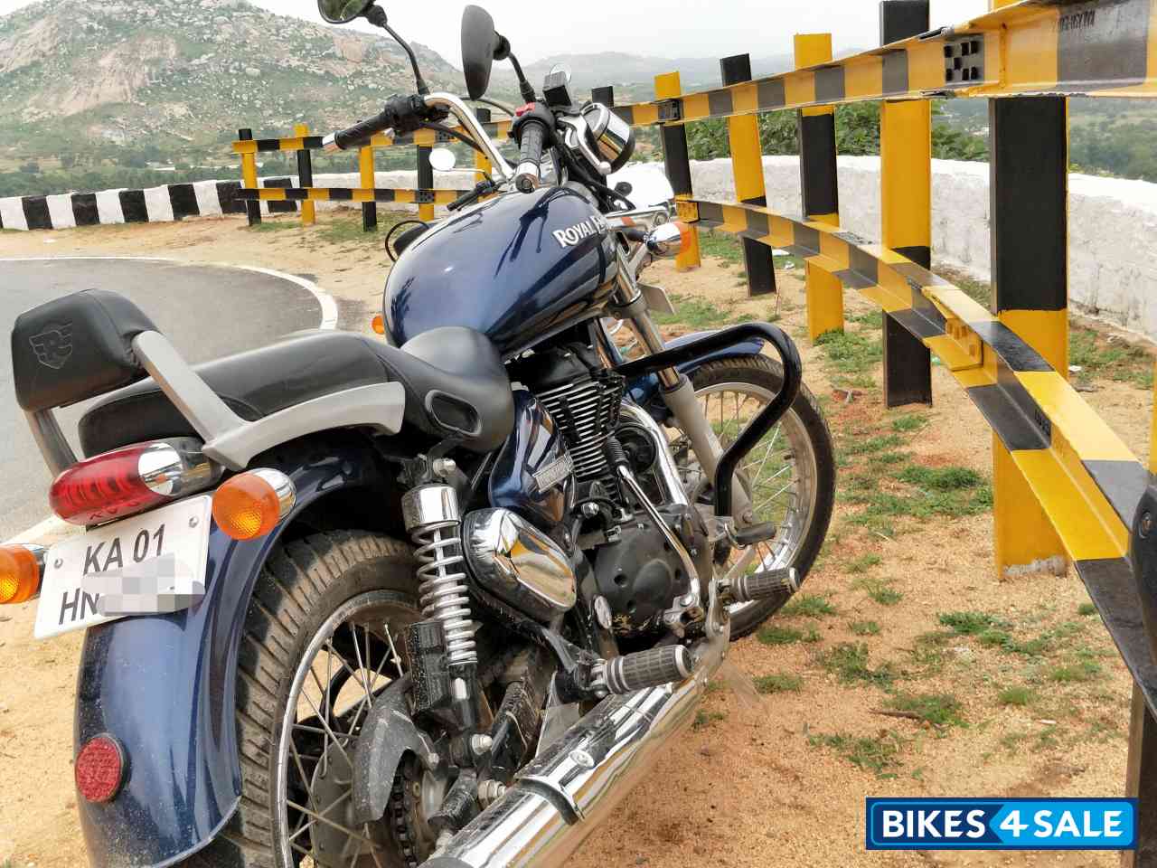 Marine Royal Enfield Thunderbird 350 Marine Royal Enfield Thunderbird 350