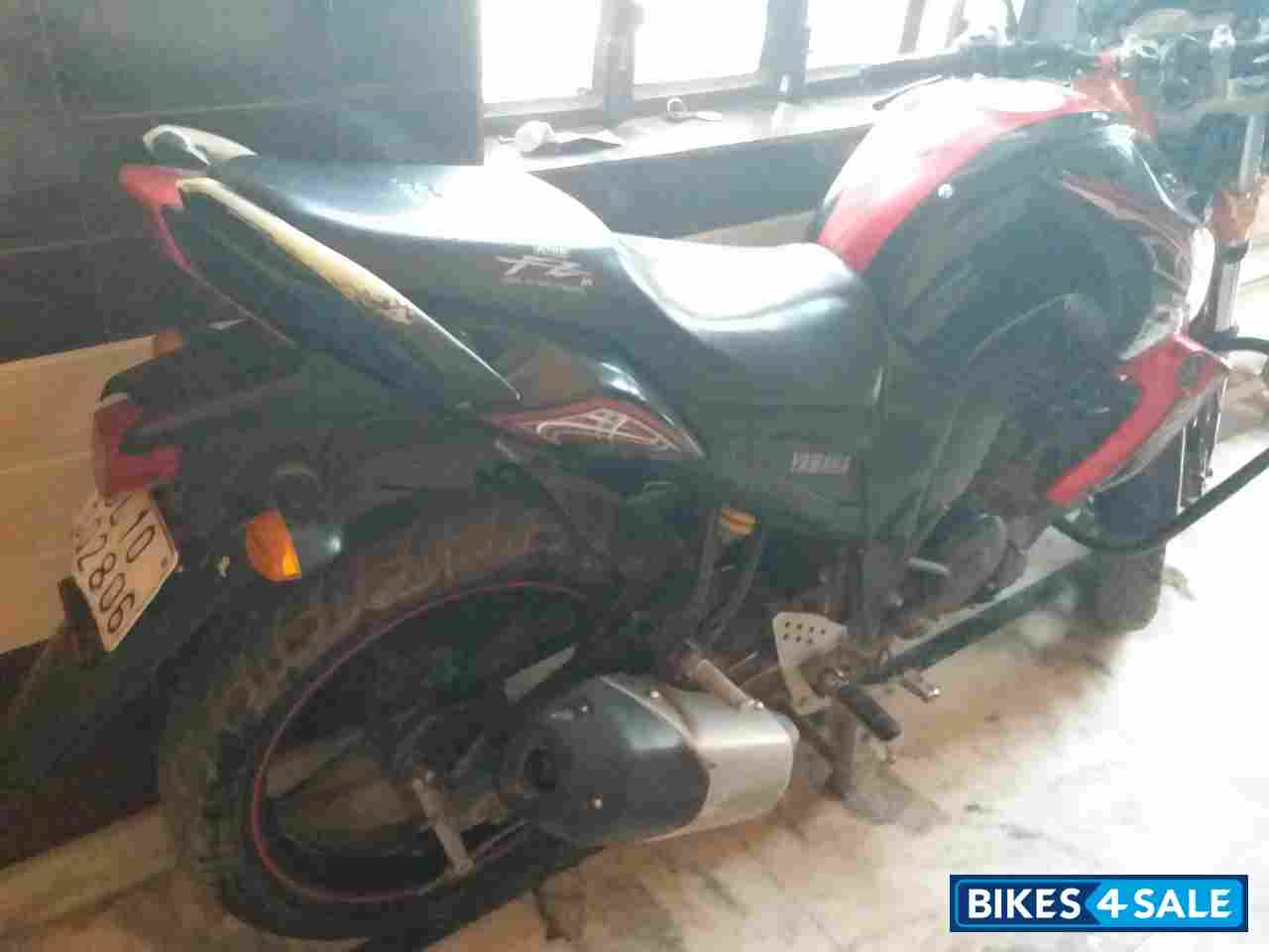 Red&black Yamaha FZ-S