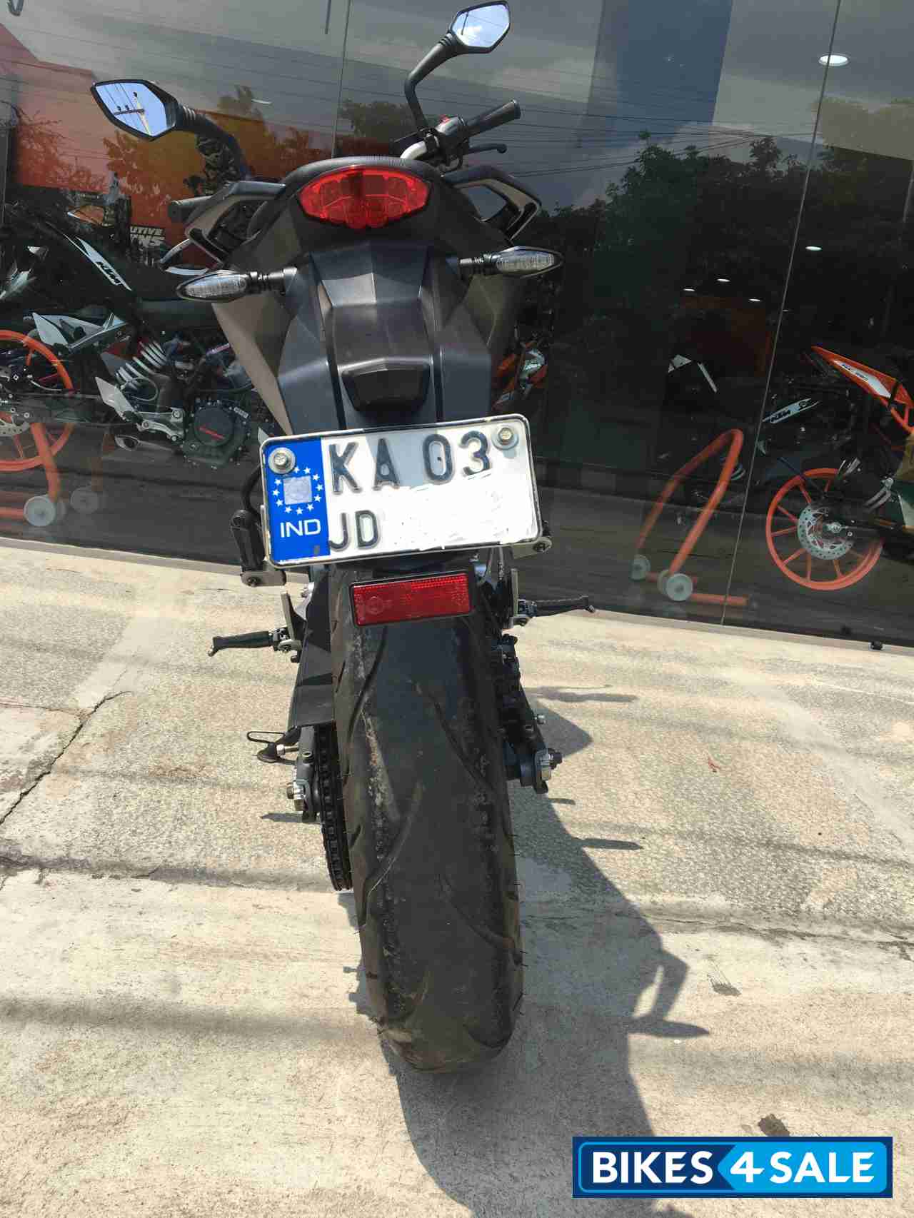 Black KTM Duke 200