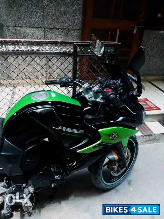 Black And Green Yamaha Fazer