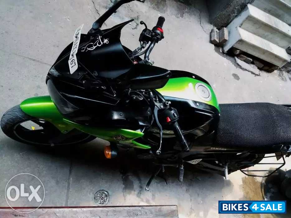 Black And Green Yamaha Fazer