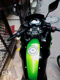 Black And Green Yamaha Fazer