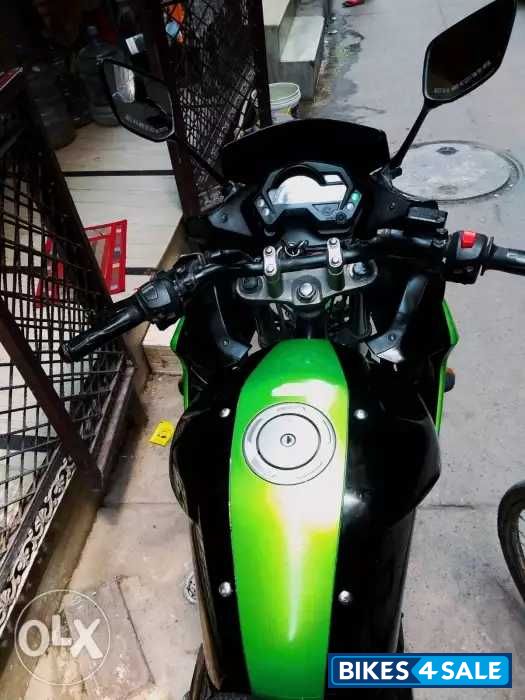 Black And Green Yamaha Fazer