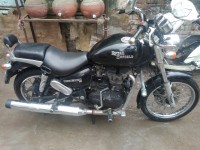 Black Royal Enfield Thunderbird 350