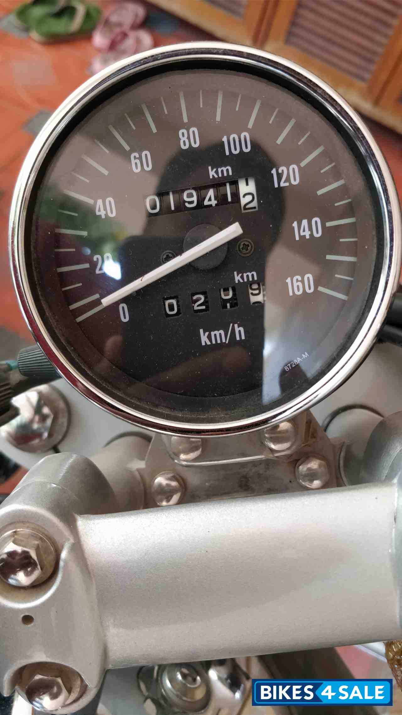 Black Bajaj Avenger Cruise 220