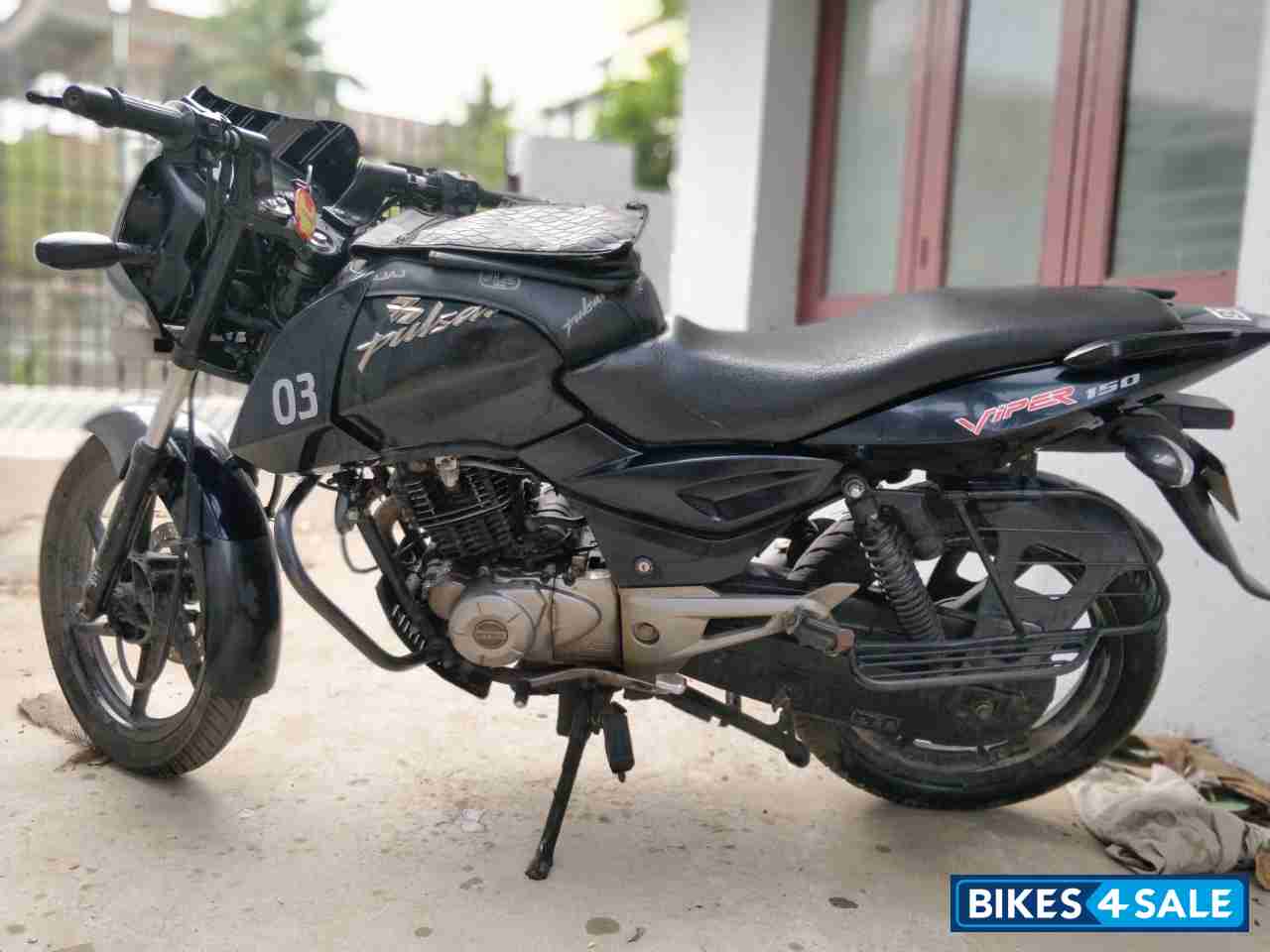 Black Bajaj Pulsar 150 DTSi