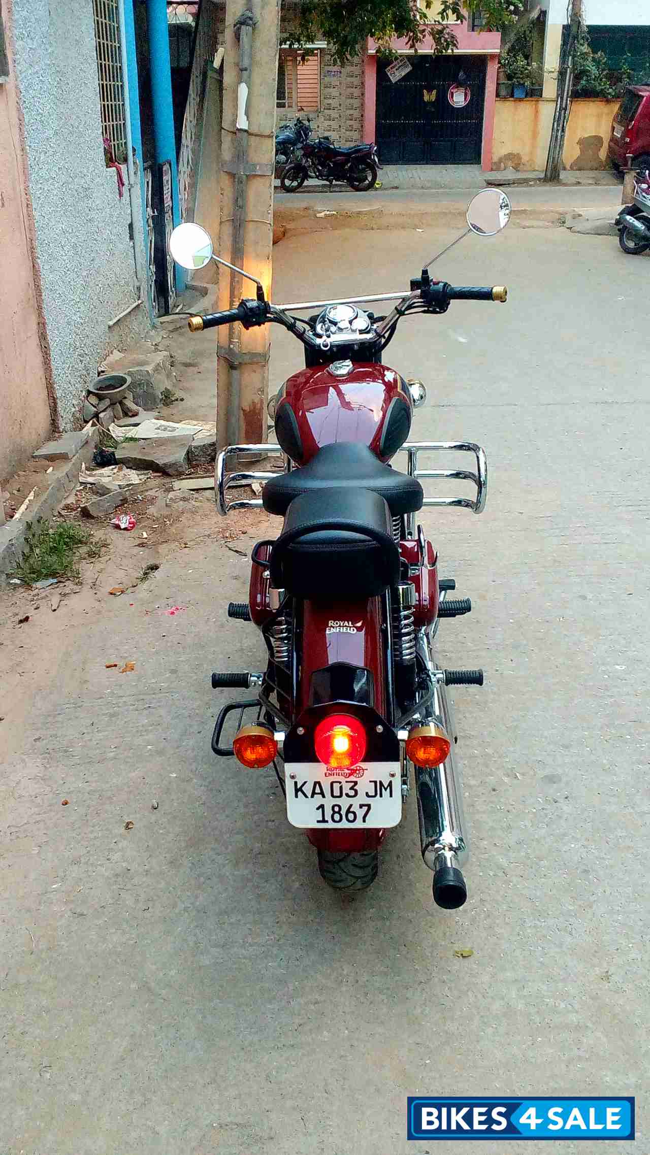 Chestnut Royal Enfield Classic 350