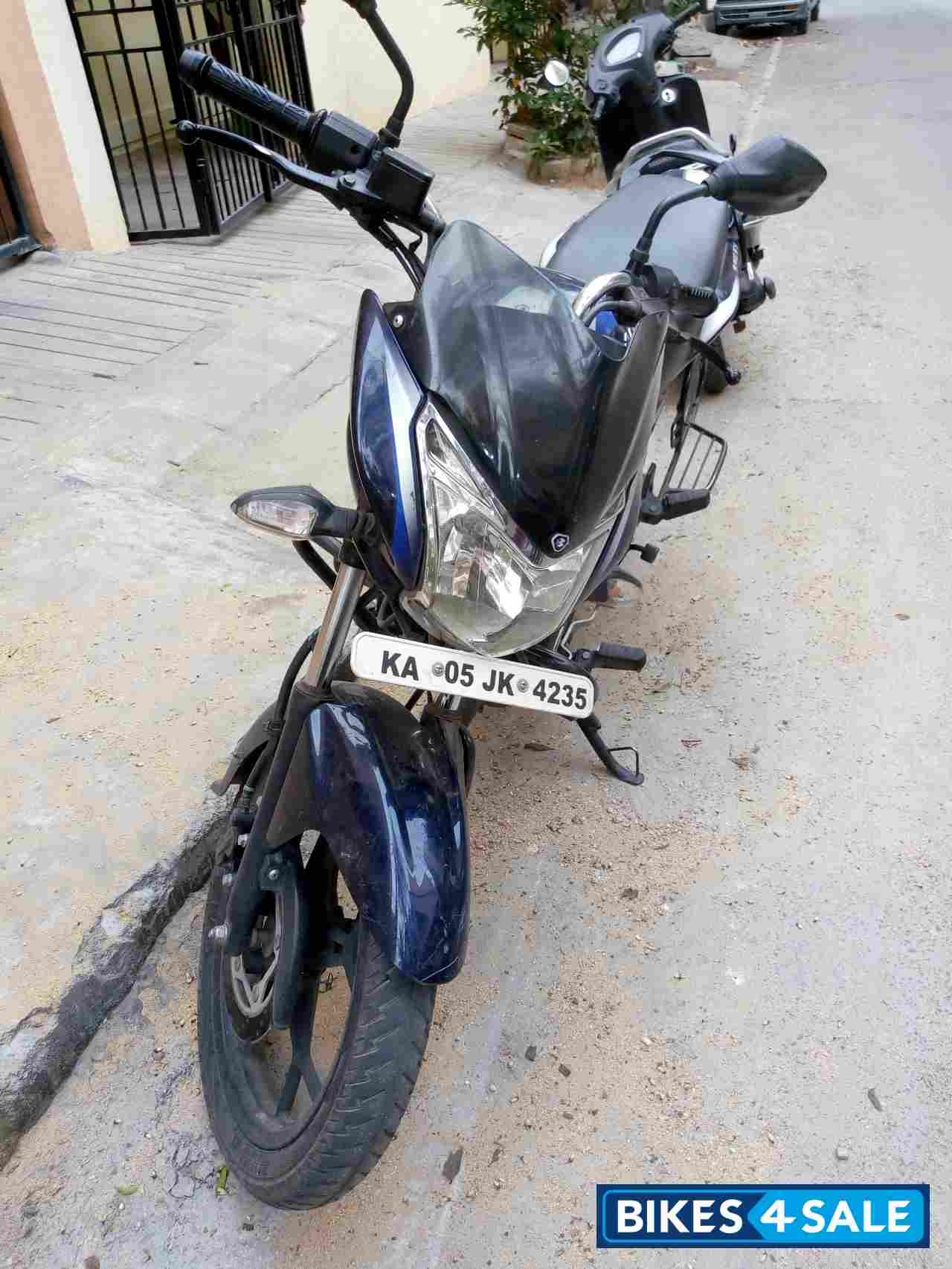 Dark Blue Bajaj Discover 150 S