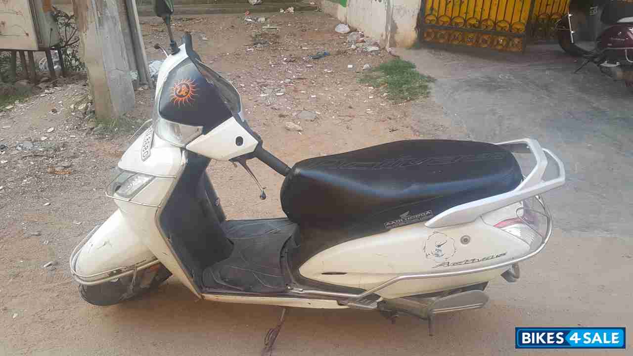 White Honda Activa 125