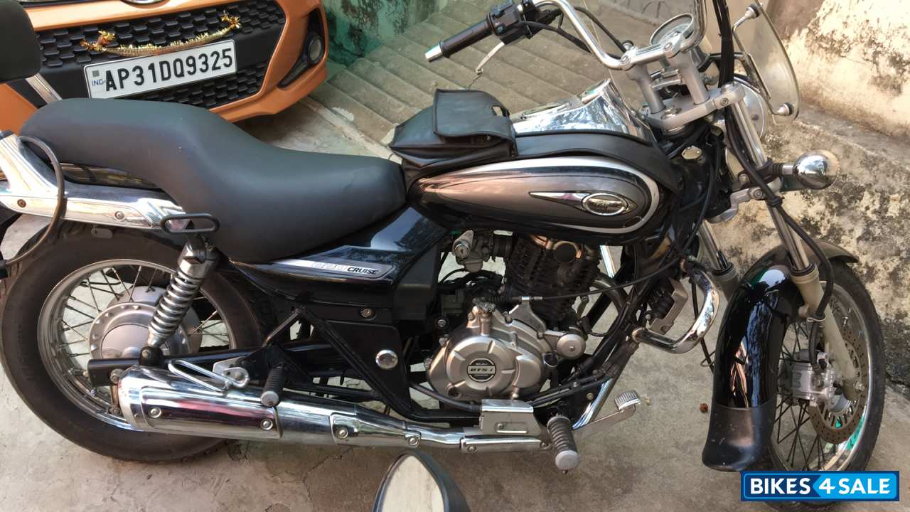 Silver Bajaj Avenger Cruise 220