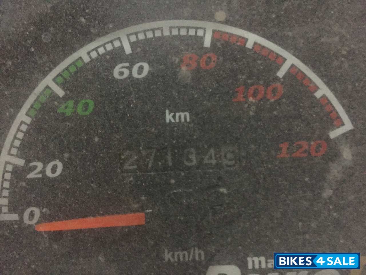 White Mahindra Duro DZ