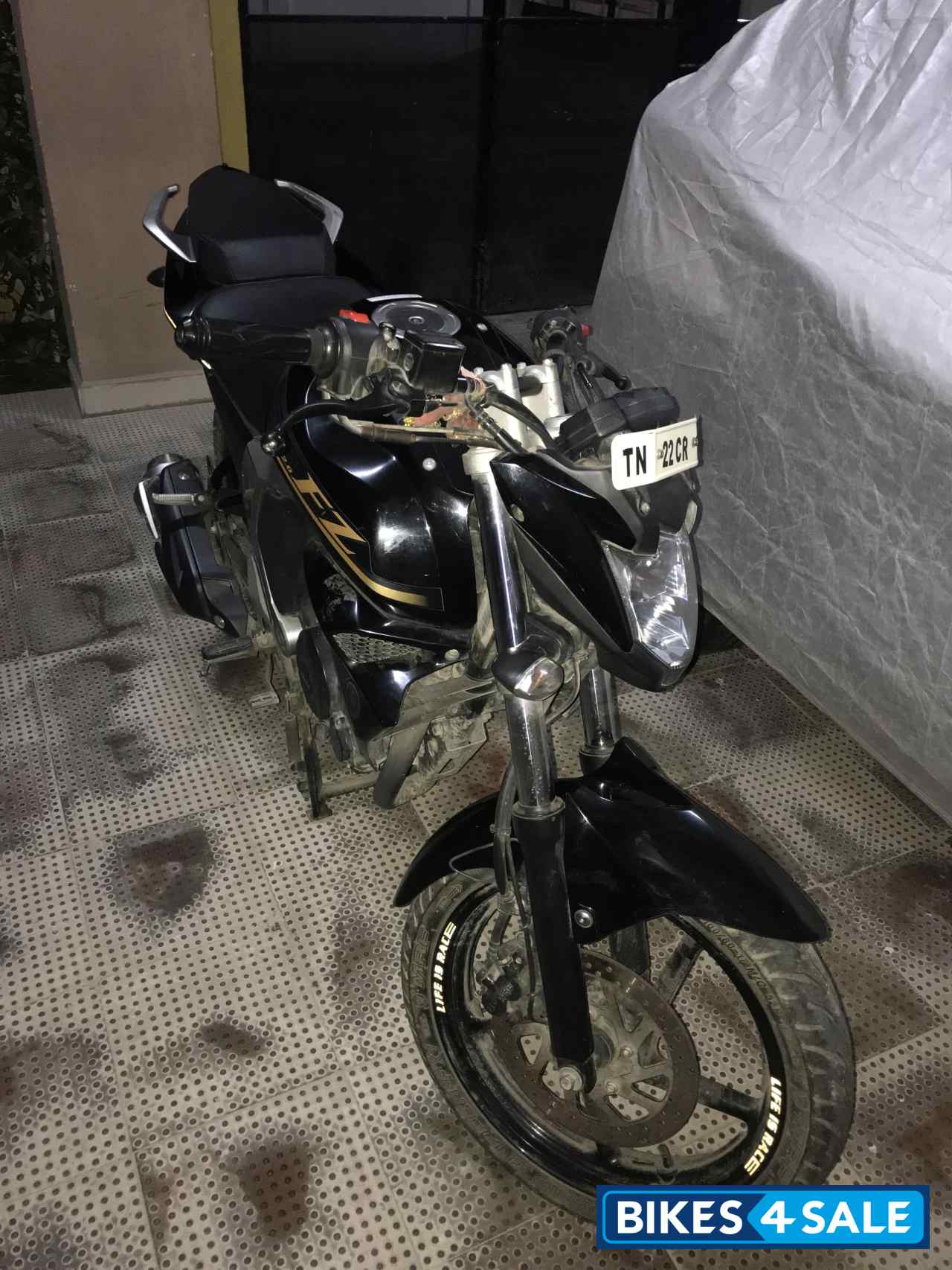 Black Yamaha FZ FI V2