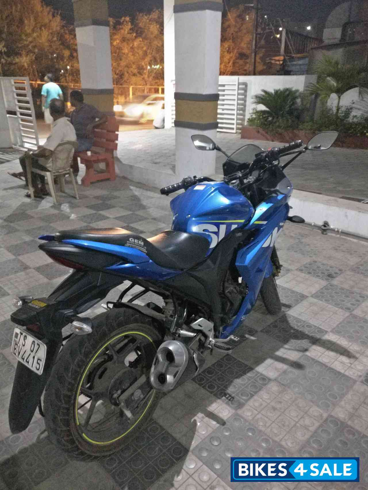 Met. Trinton Blue Suzuki Gixxer SF