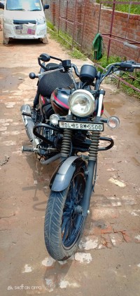 Black Bajaj Avenger Street 220