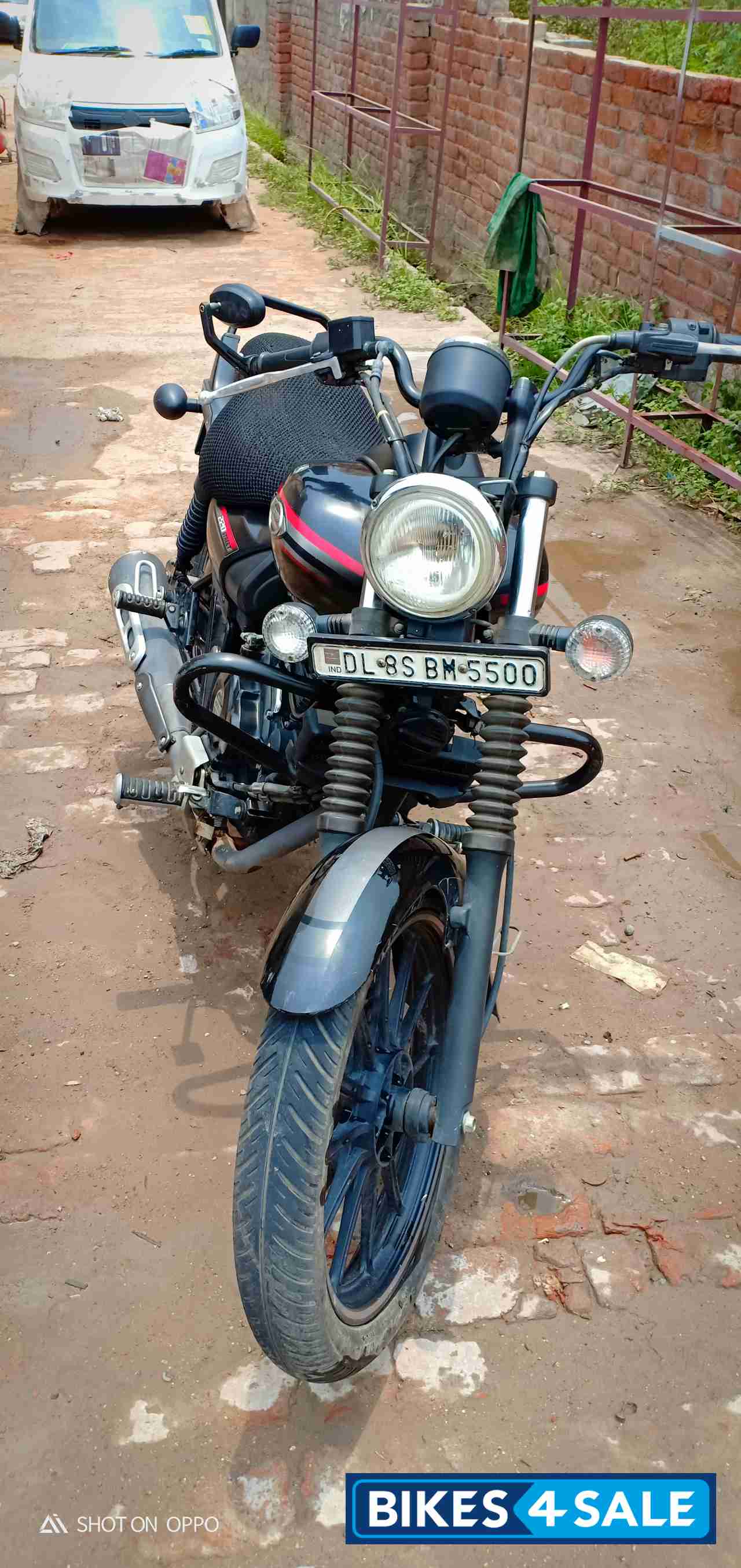 Black Bajaj Avenger Street 220