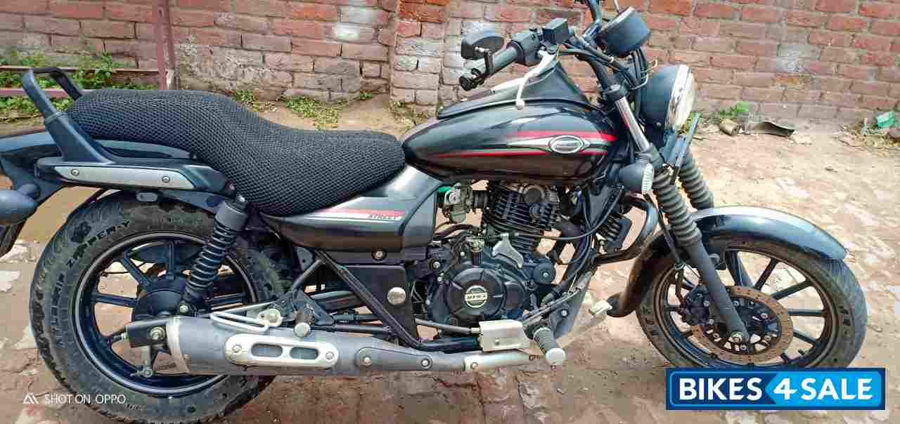 Black Bajaj Avenger Street 220