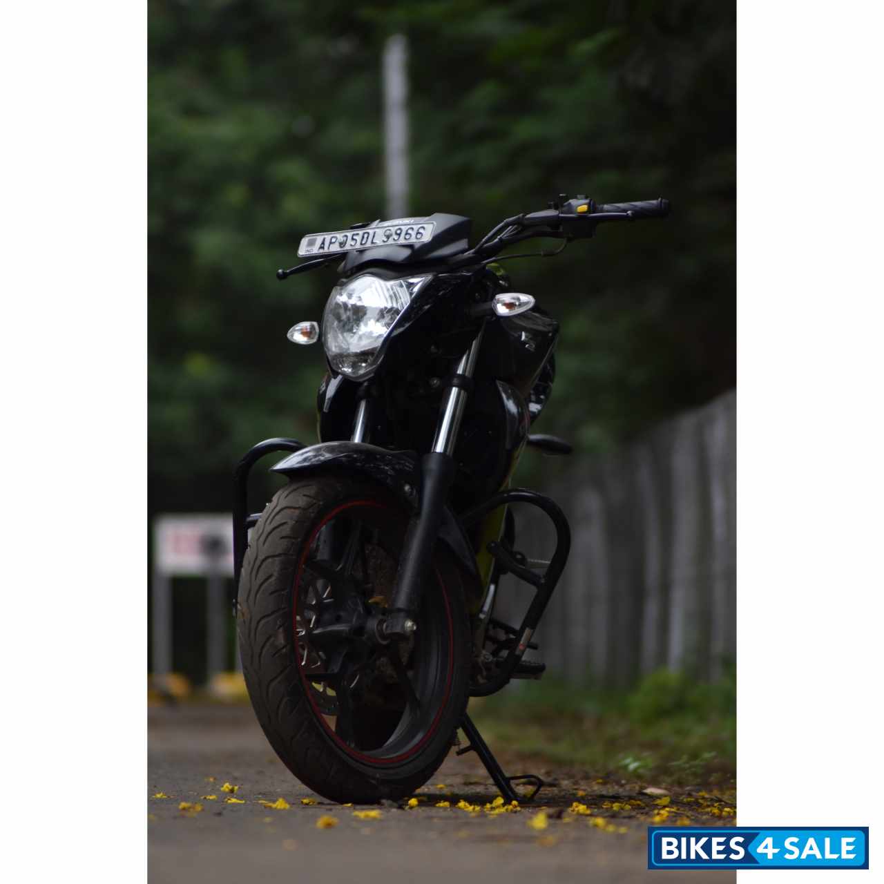 Black And Green Suzuki Gixxer SP