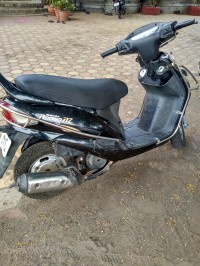 Black Mahindra Rodeo RZ