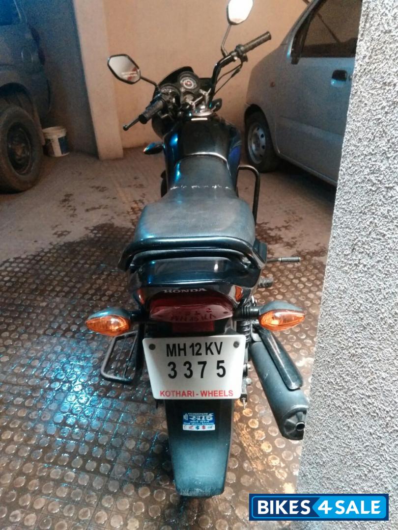 Black Honda Dream Neo