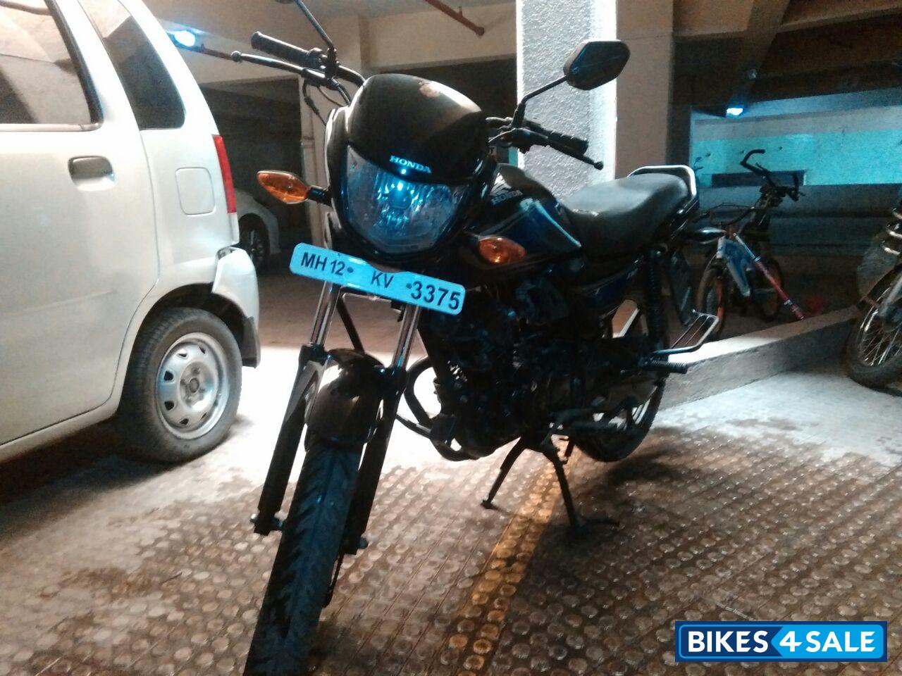 Black Honda Dream Neo