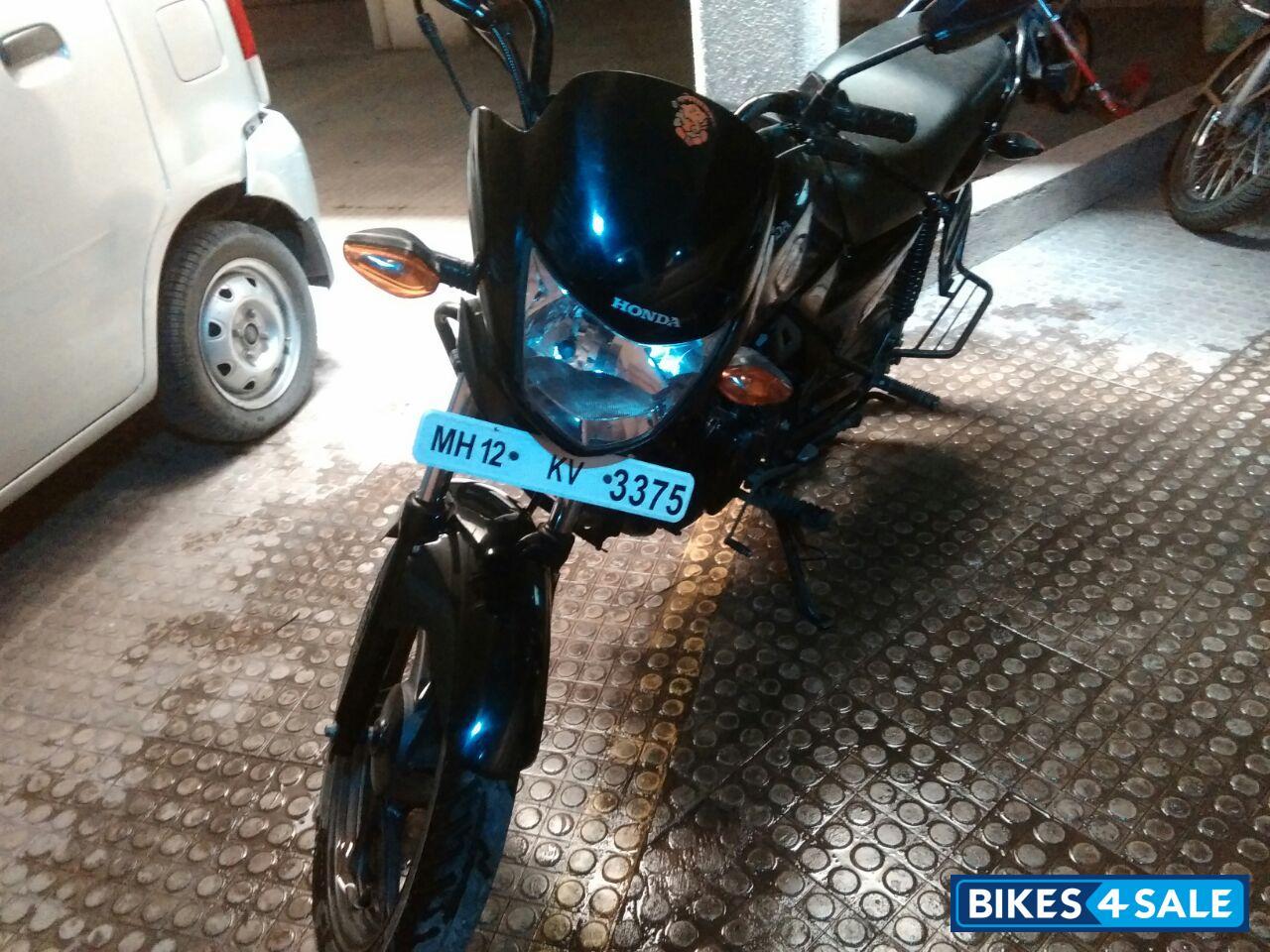 Black Honda Dream Neo